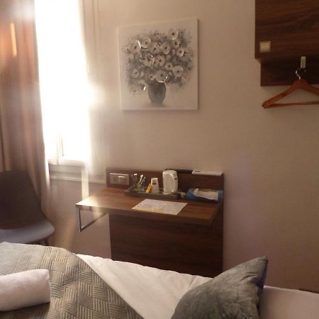Hotel Le Rochegude Алби Екстериор снимка